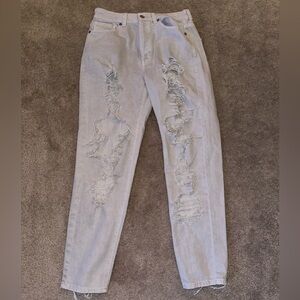 American Eagle size 6 straight leg ripped jeans